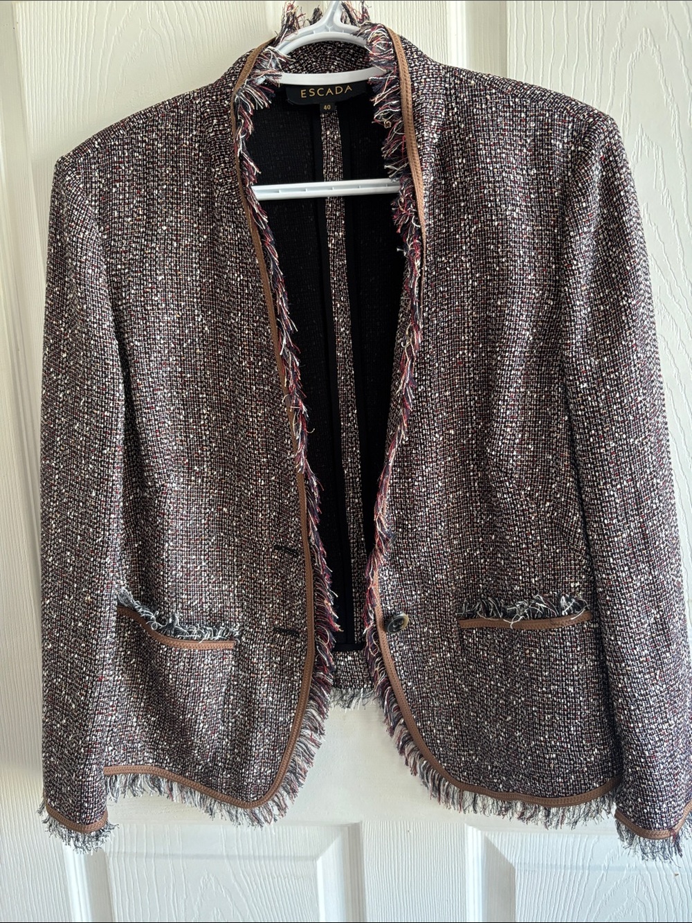 Escada linen/cotton blend jacket. Size 40 EU ( 8 US..Medium).Excellent condition